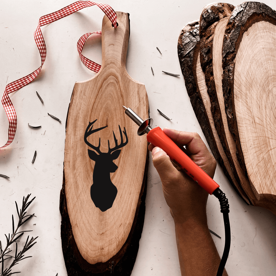 PIROGRAFIA SU LEGNO DI UN TAGLIERE