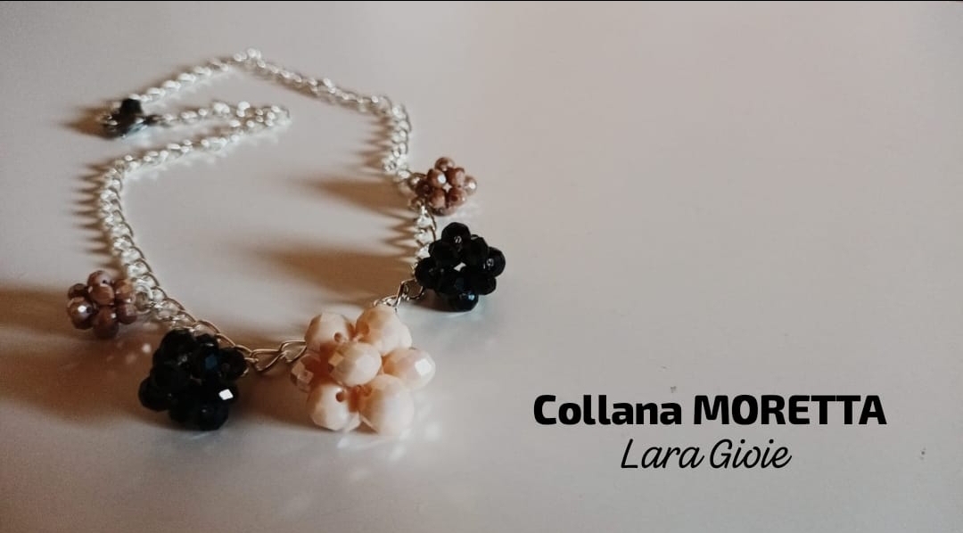 UN COLLIER di MORETTE