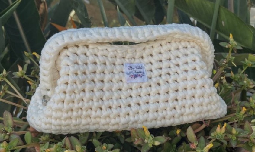 COME SI FA UNA CLUTCH BAG CON FETTUCCIA ALL’UNCINETTO