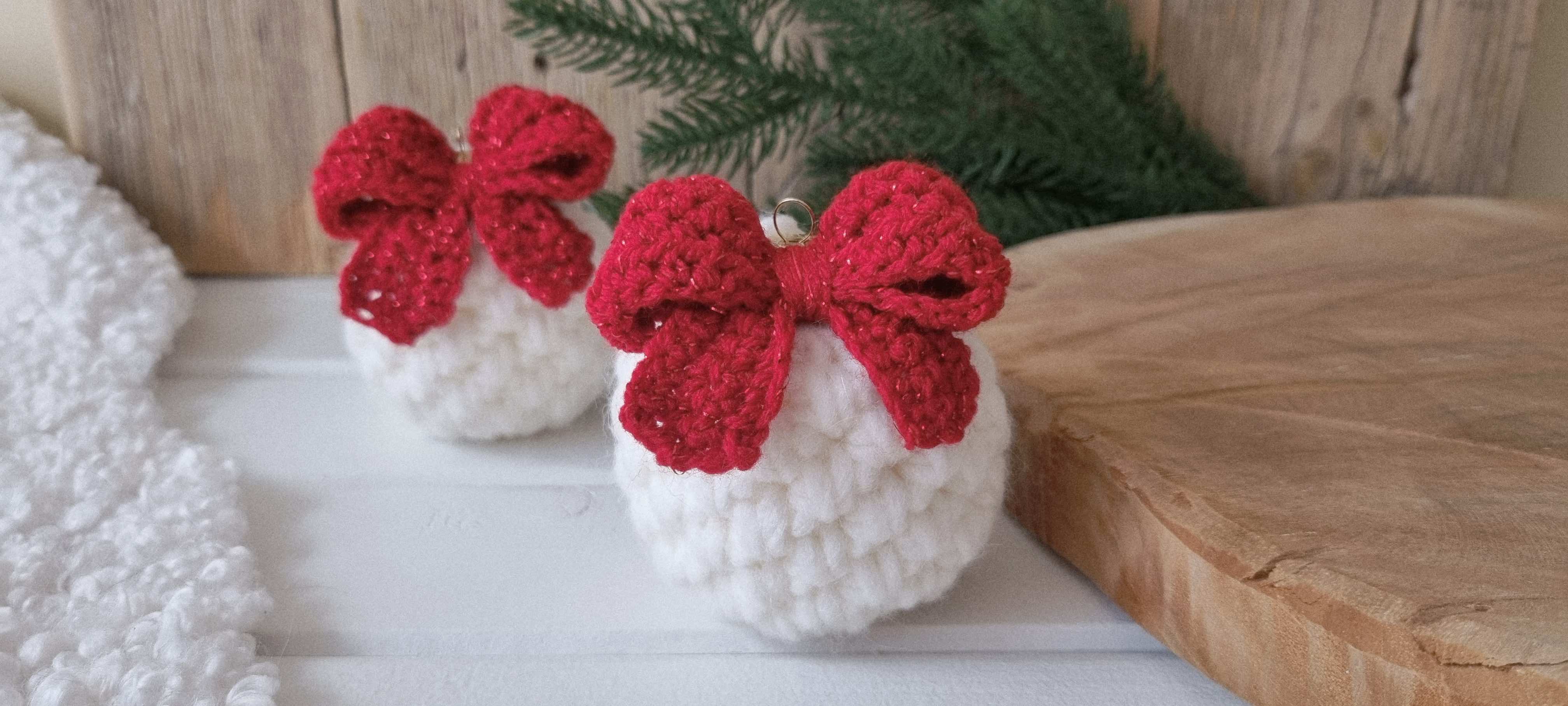 Pallina di Natale all'uncinetto