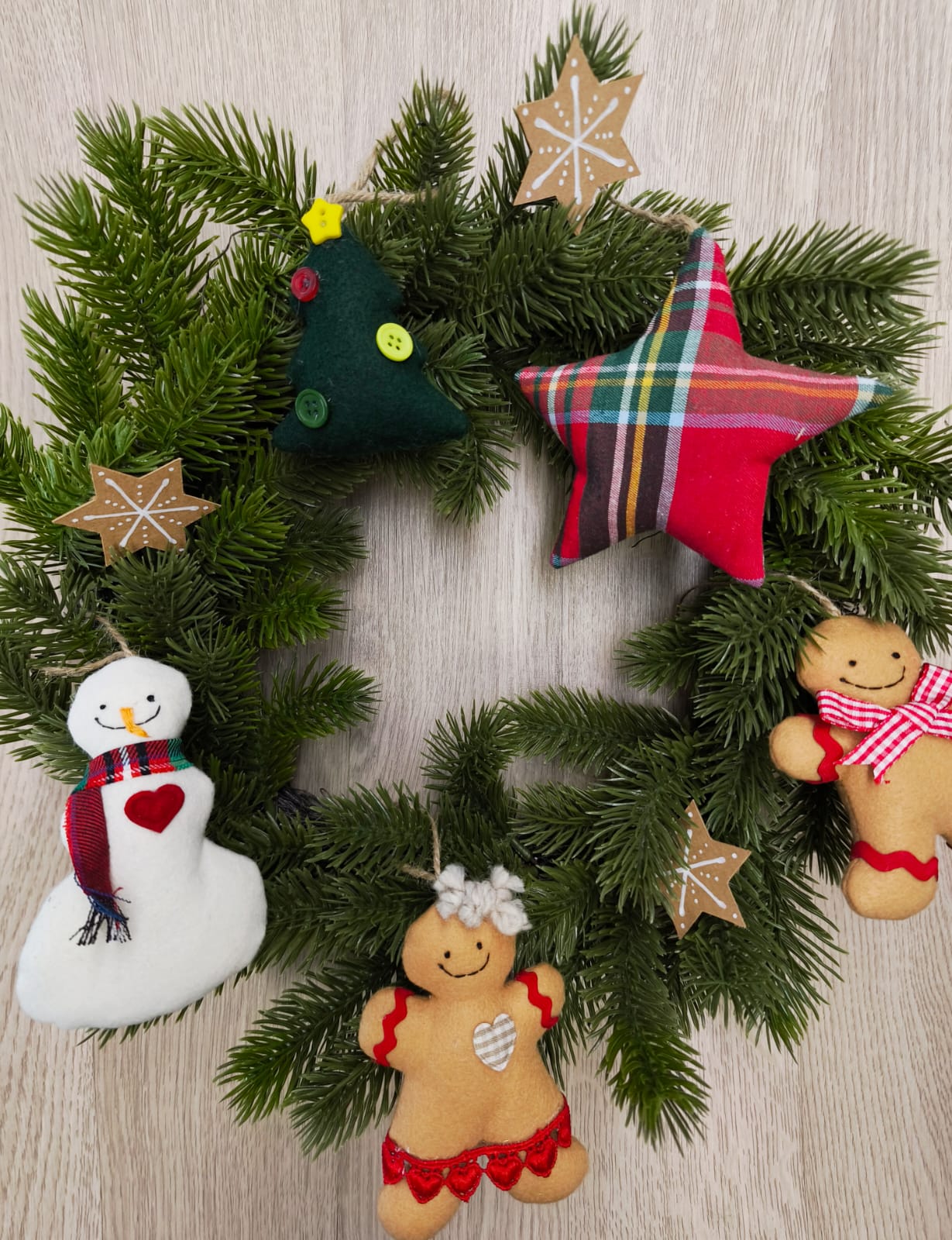 Corso per creare un addobbo per l’albero cucito, imbottito e decorato.