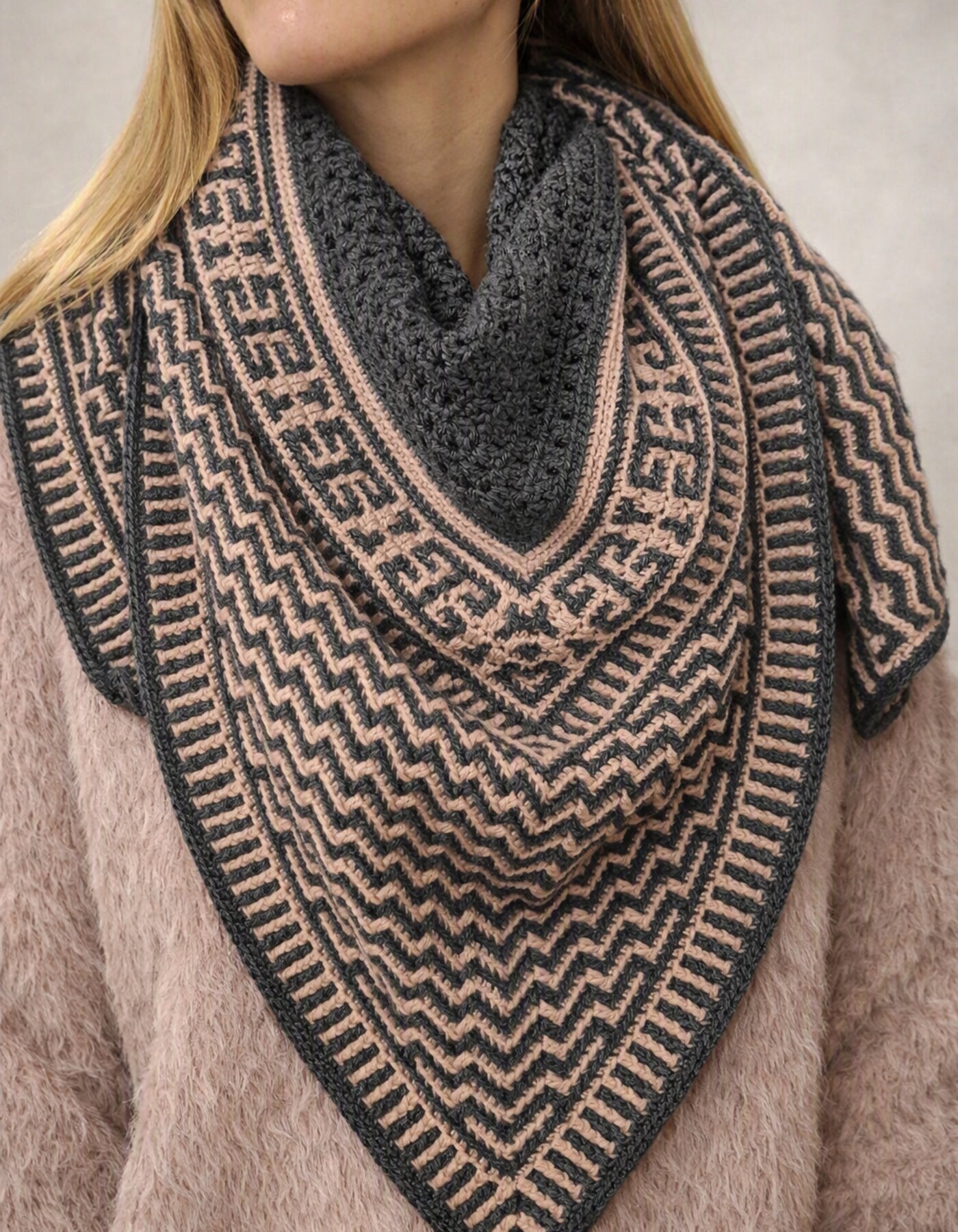 World of shawls and crochet mosaic scarves