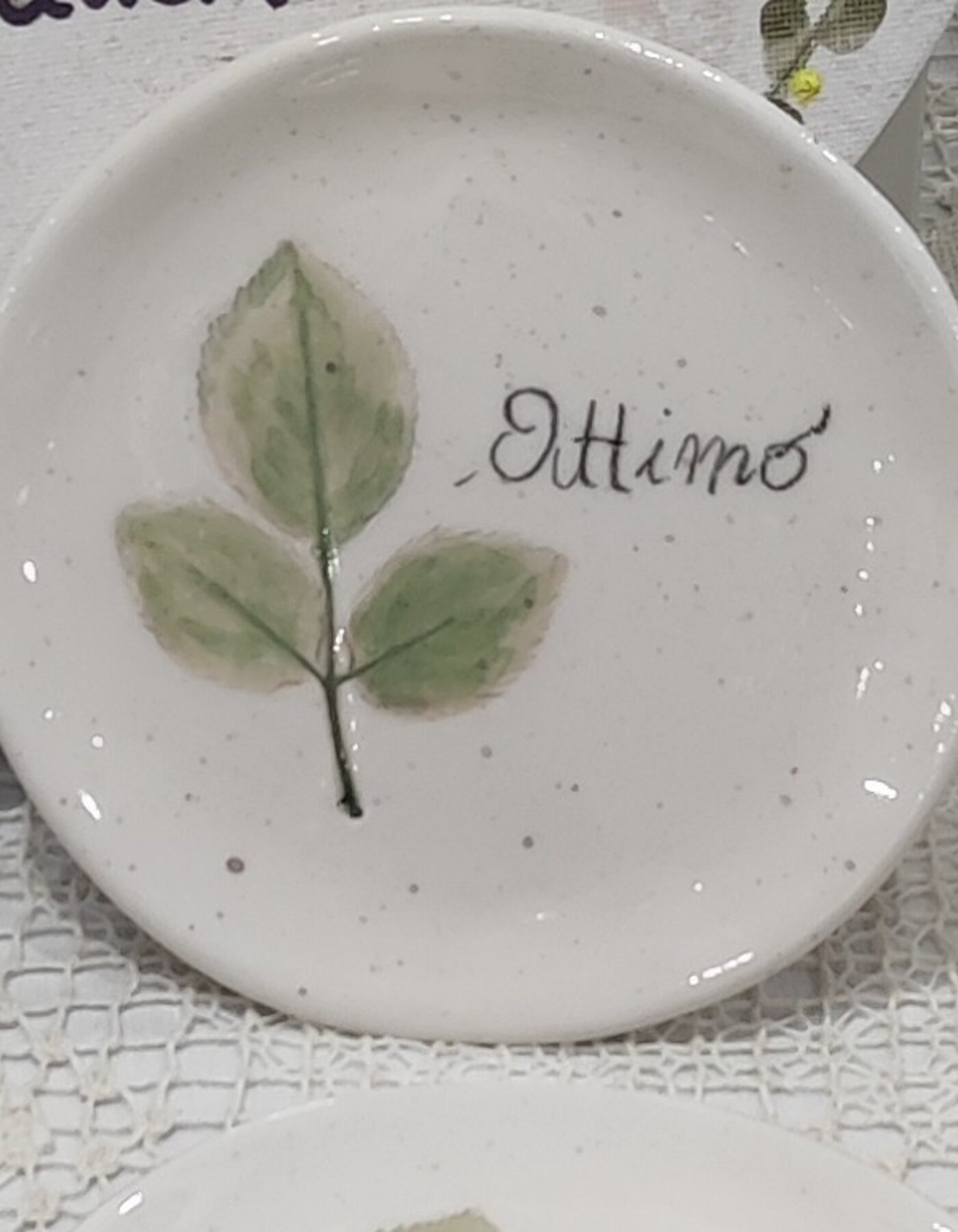 Emotional saucer