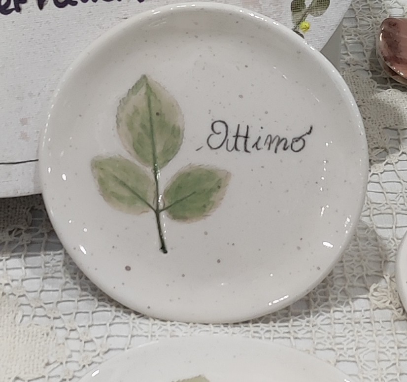 Emotional saucer