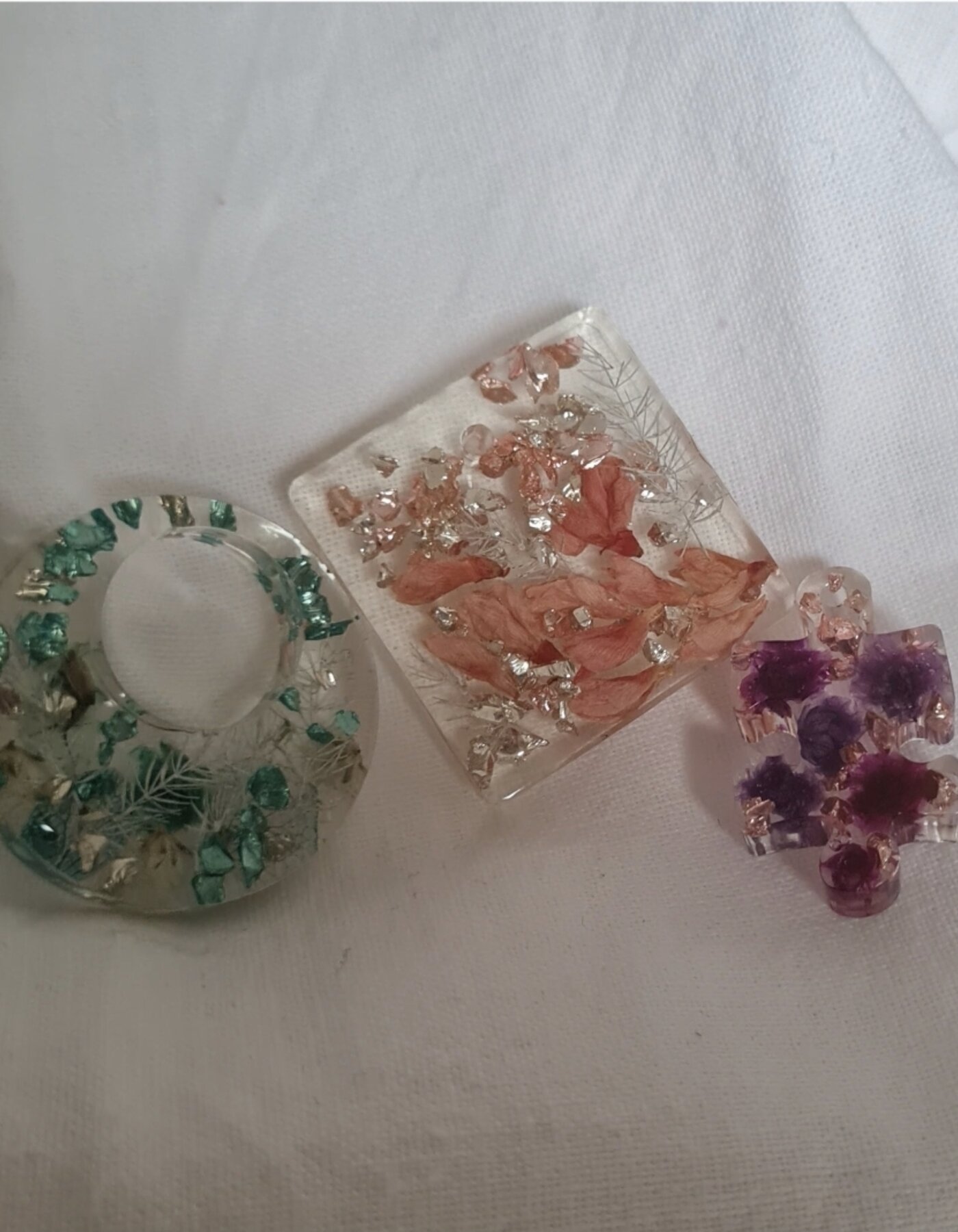 CORSO CIONDOLO IN RESINA CON FIORI VERI