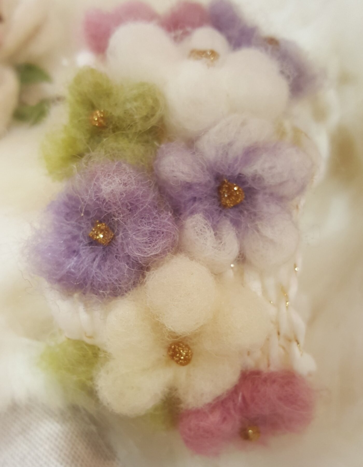 Bracciale con fiorellini primaverili