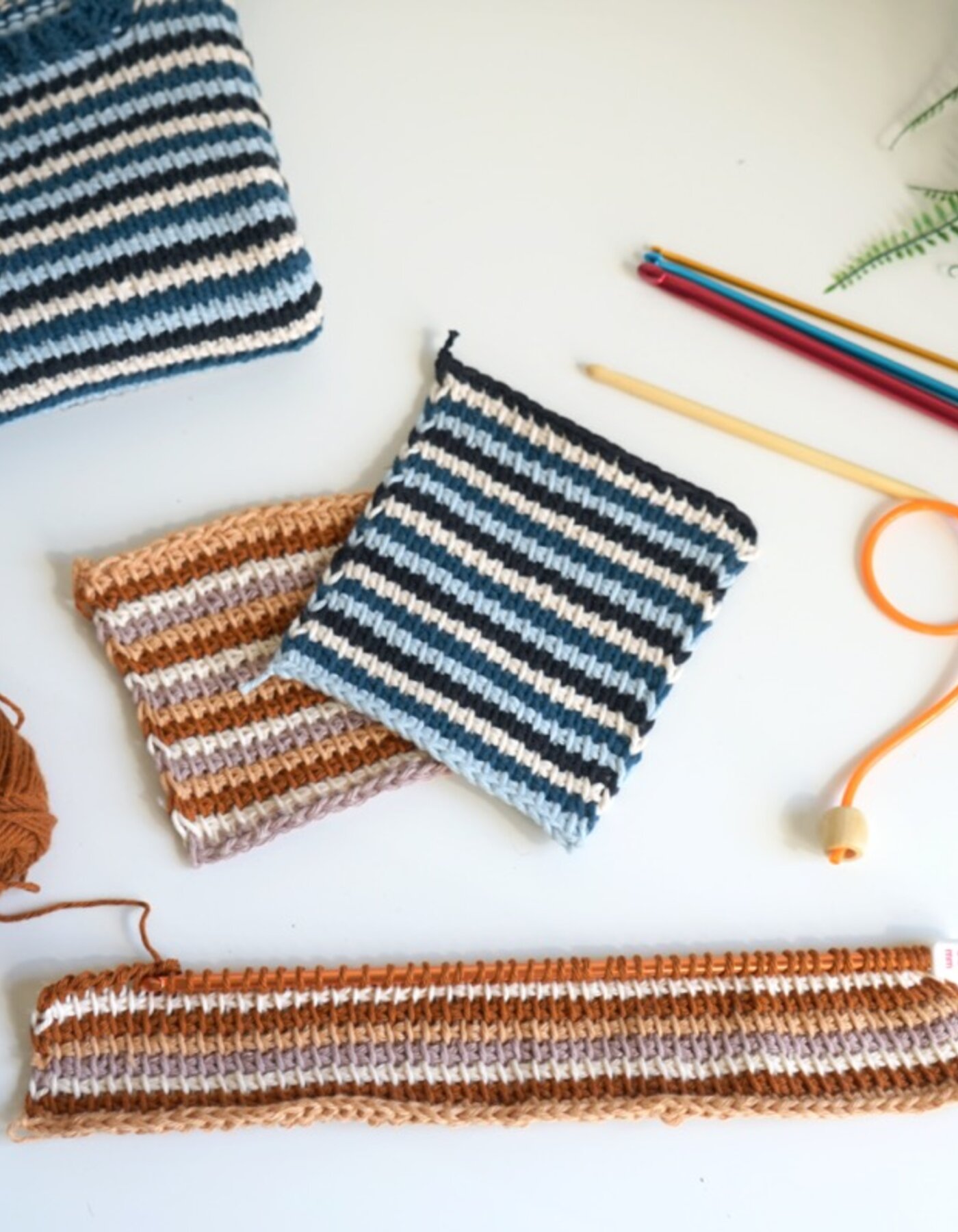 Scopri l’uncinetto tunisino - Tecniche base e punti semplici