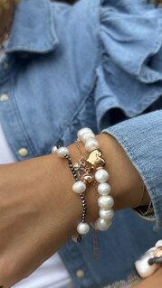 amaryllis bracelet