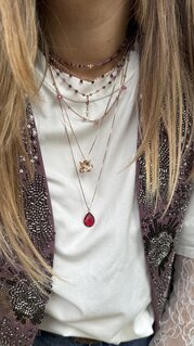 amaryllis necklace