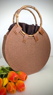 Come cucire una borsa tonda con manici in bambù