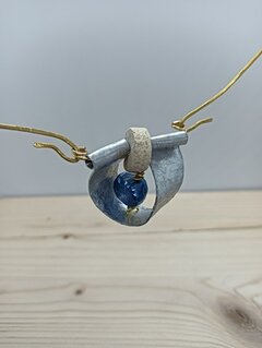 "Oyster" necklace
