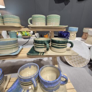 stoneware coffee cups