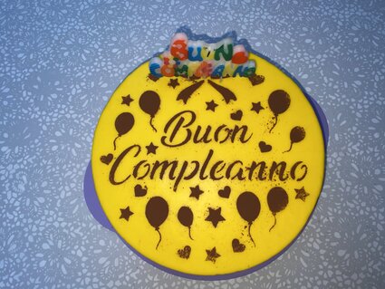 Cake Design Stencils: Safe and Stunning Decorations