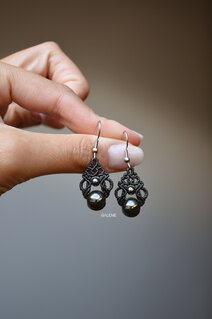 Orecchini mini in macrame con pietre