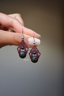 Orecchini mini in macrame con pietre