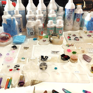 Epoxy resin, molds and tools