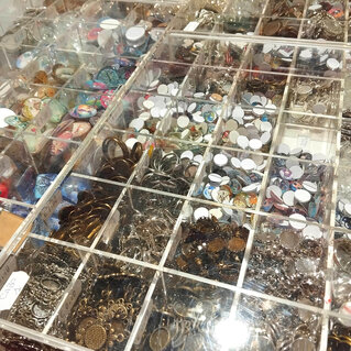 Cabochons: glass + bases